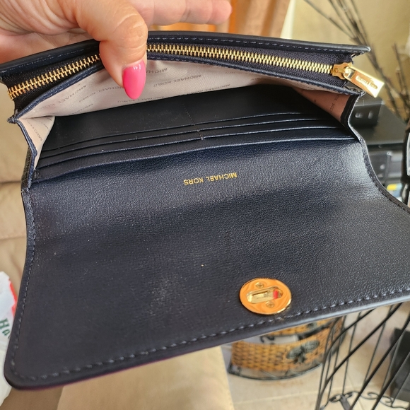 MICHAEL KORS Rivington Gold Stud Large Wallet leather turn-lock - Picture 7 of 7